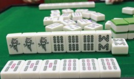 网红吃瓜打麻将事件真相,揭秘背后真相与争议